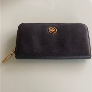 Tory Burch Robinson Continental Wallet